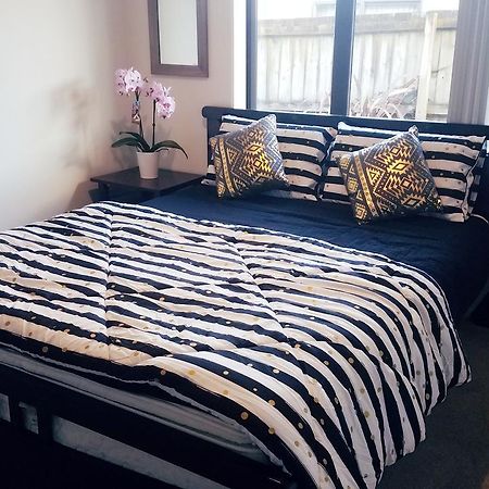 Fullhouse Hotel โอ๊คแลนด์ ภายนอก รูปภาพ